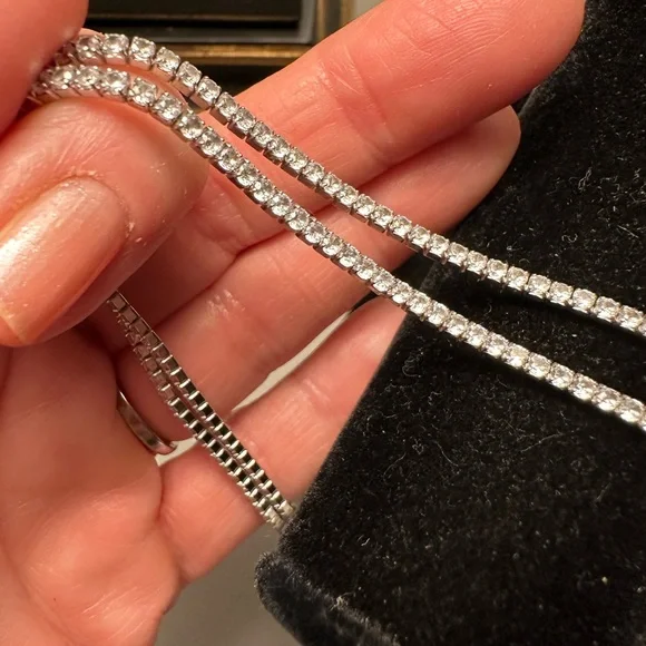 Elegant sterling Silver Tennis necklace - Picture 5 of 6